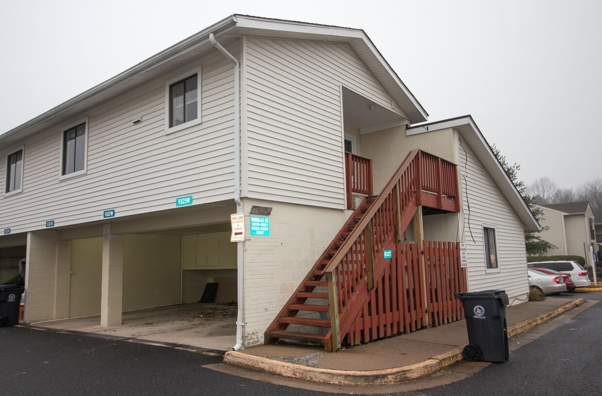 Primary Photo - Upgraded & Spacious Condo in the Heart of ...
