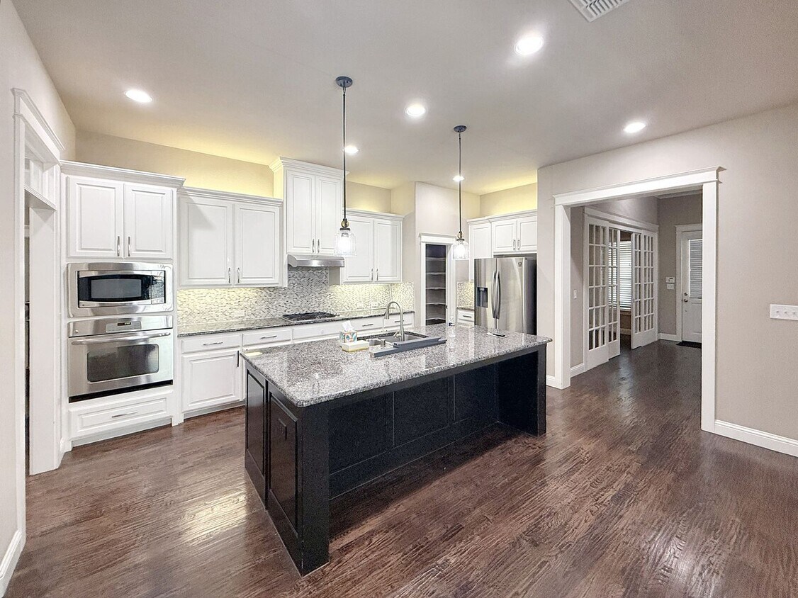 Foto principal - Country Charm with a Private Theater – Mod...