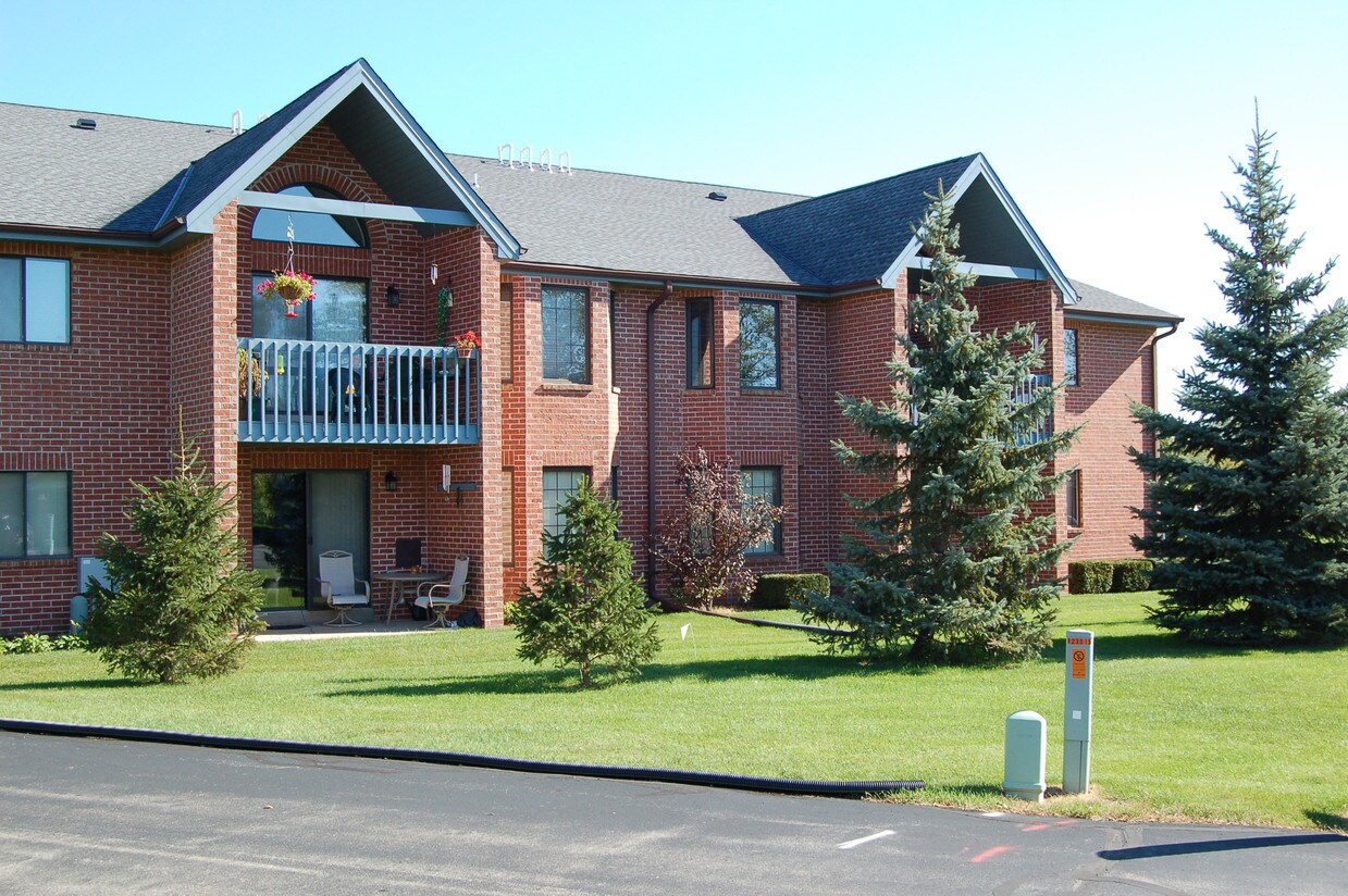 N58W23917 Hastings Ct Unit 102, Sussex, WI 53089 Apartment for Rent