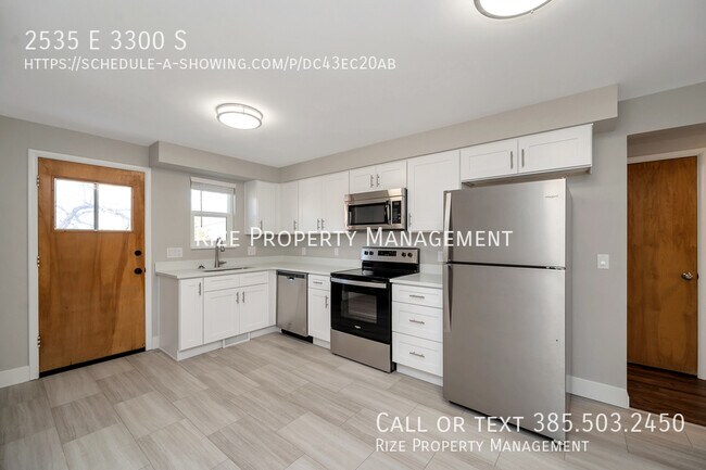 Building Photo - Luxury, Location, and Convenience.