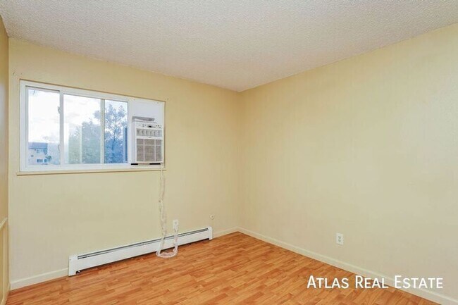 Building Photo - 4245 Loomis Ave