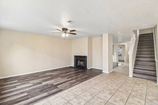 Building Photo - 407 Amberdale Oak