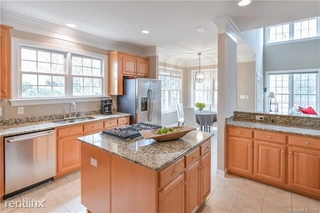 Building Photo - 5 br, 3.5 bath House - 14624 Northgreen Dr