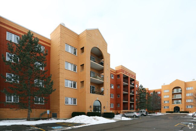 Building Photo - Miramonte Pointe