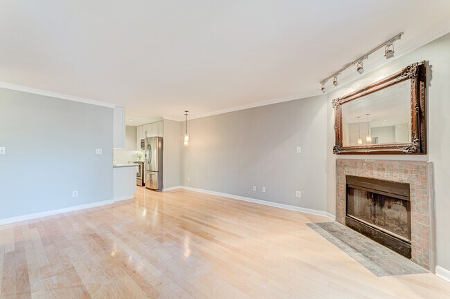 Foto del edificio - 3217 Wisconsin Ave NW