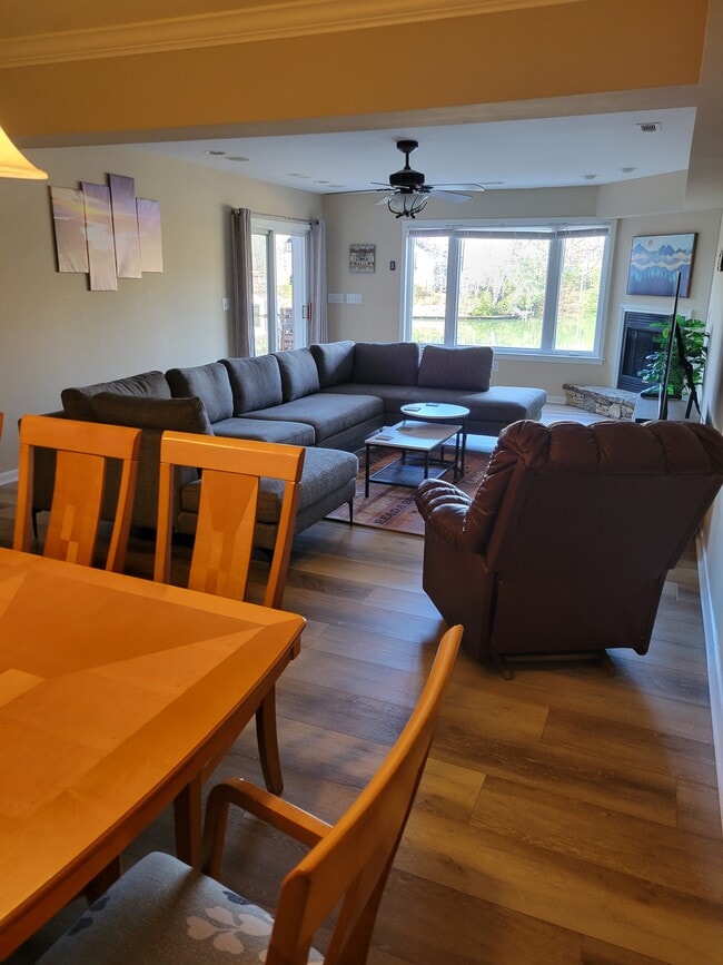 Building Photo - 633 State Rd S-37-577