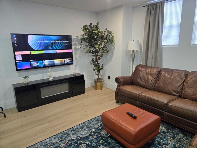 Foto del edificio - 11765 Glenfield Ave
