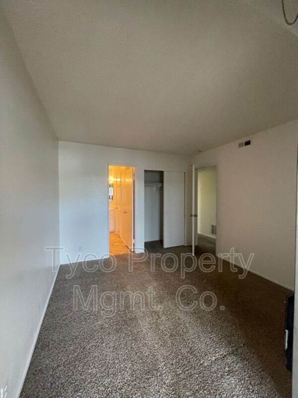 Foto del edificio - 252 Date Ave