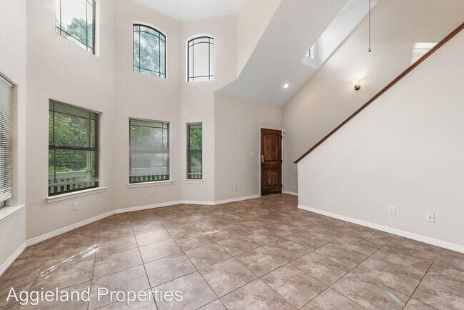 Building Photo - 4 br, 4 bath House - 450 Chimney Hill Drive