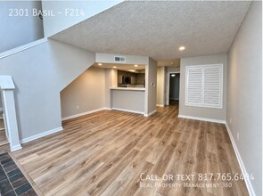 Building Photo - 2301 Basil Dr