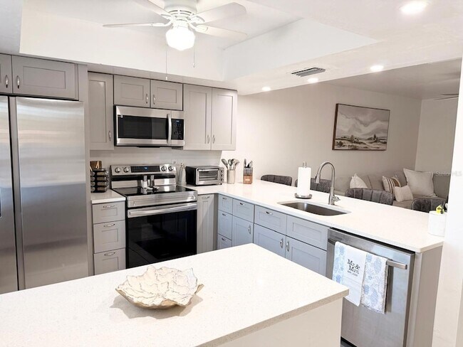 Foto del edificio - 5027 SW 16th Pl