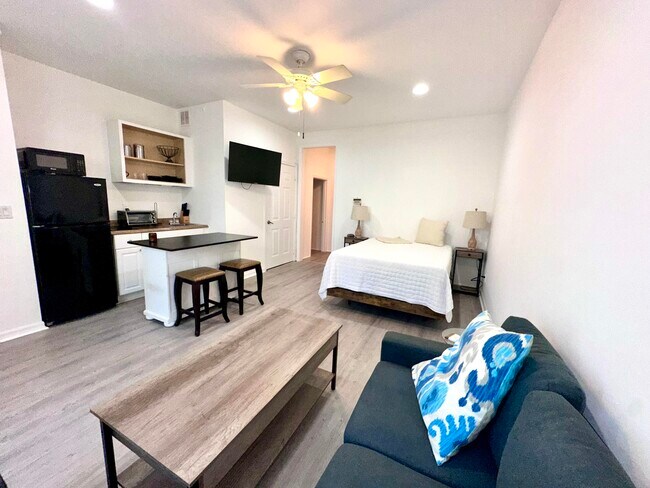 Foto del edificio - 4262 W Main St
