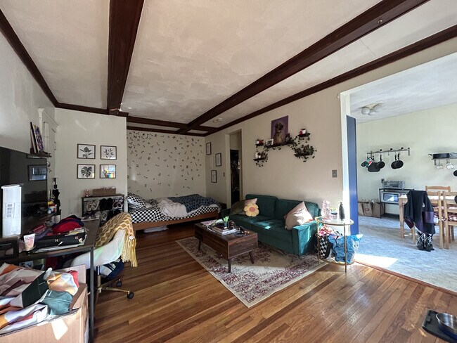Foto del edificio - 120 Sutherland Rd