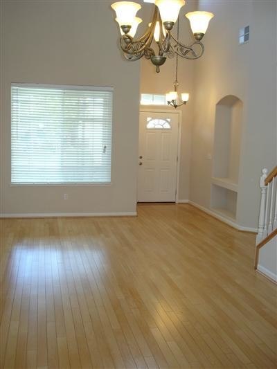 Foto del edificio - 4555 Acacia Ridge St