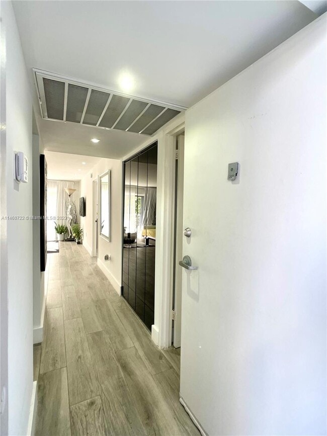 Building Photo - 1025 Alton Rd