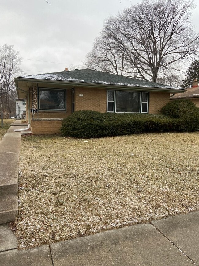 Building Photo - 5231 N 83rd St