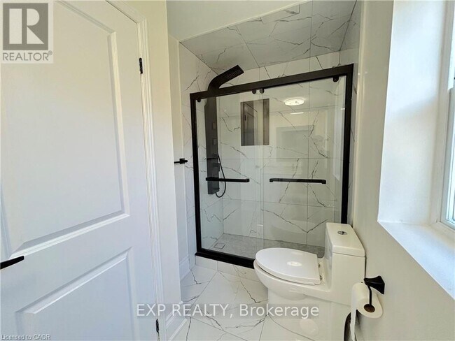 Photo du bâtiment - 526 Fifty Rd