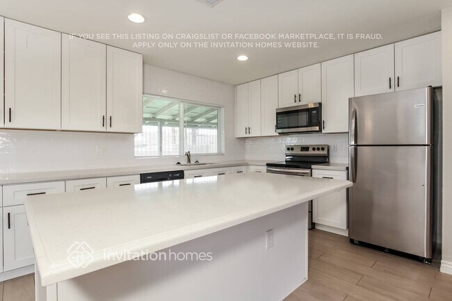 Building Photo - 11012 N 47th Ave