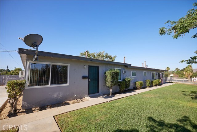 Foto del edificio - 3644 Russell St