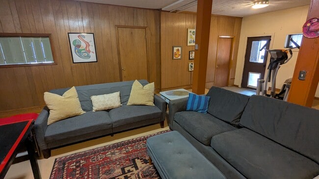 Living room - 1933 Saxton Ave