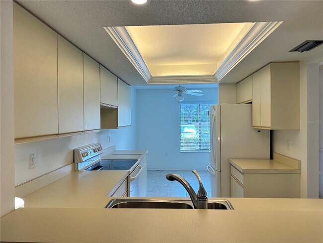 Foto del edificio - 6191 Timberlake Dr