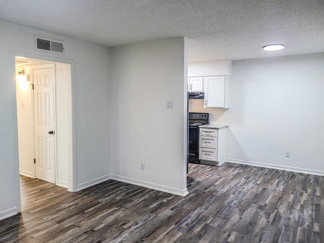 Building Photo - Avalon Apartments