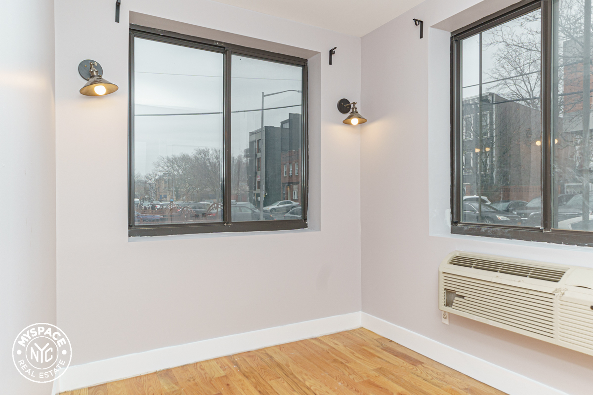 Primary Photo - 1599 Bergen St