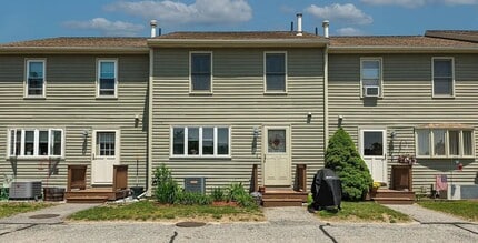 Building Photo - 128 Newton Rd