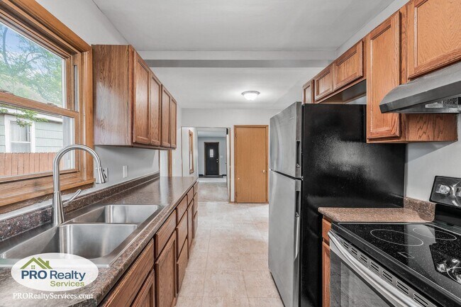 Foto del edificio - 4242 Zane Ave N