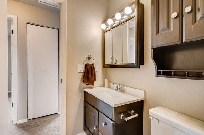Building Photo - 6032 S Garland Way