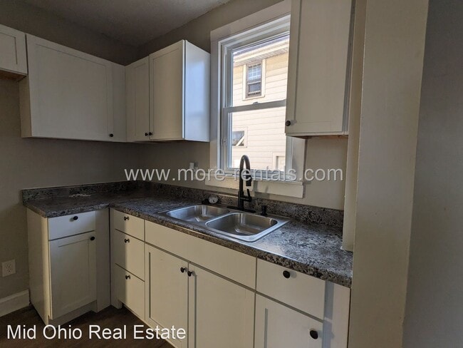 Building Photo - 3 br, 1 bath House - 1414 E. Blake Ave