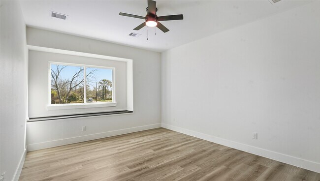 Foto del edificio - 1313 Knight St