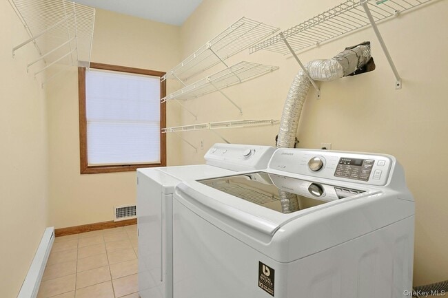 Foto del edificio - 99 New Hempstead Rd