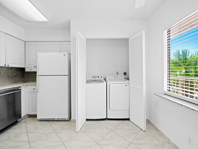 Foto del edificio - 7321 Amberly Ln