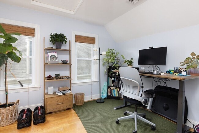 Foto del edificio - 200 Willow Ave