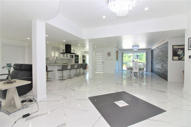 Foto del edificio - 492 Golf Ct