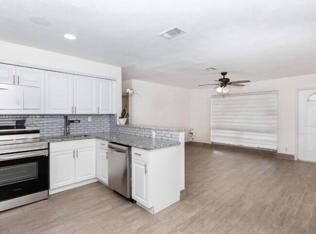 Foto del edificio - 1398 SW 47th Terrace