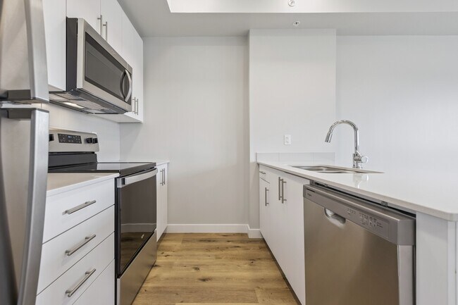 Building Photo - Evoke