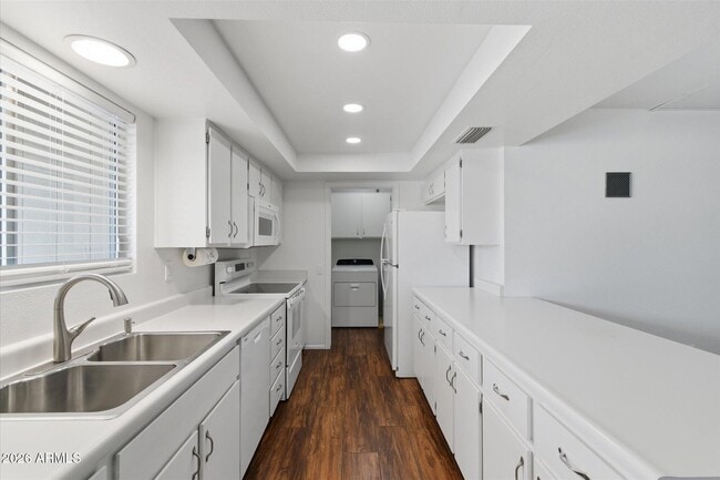 Building Photo - 18415 N Spanish Garden Dr