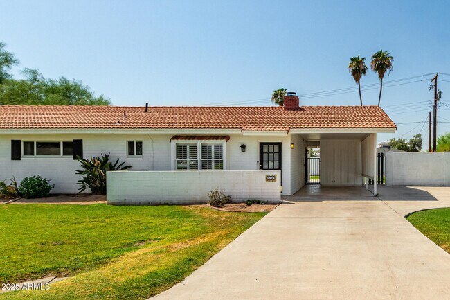 Foto del edificio - 6925 E Rancho Vista Dr