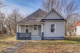 Building Photo - 2121 N Benton Ave