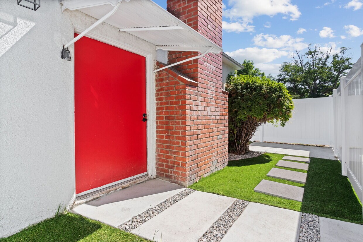 Foto principal - 6321 Camellia Ave