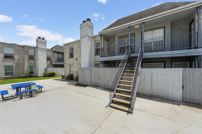 Building Photo - 6606 De Moss Dr