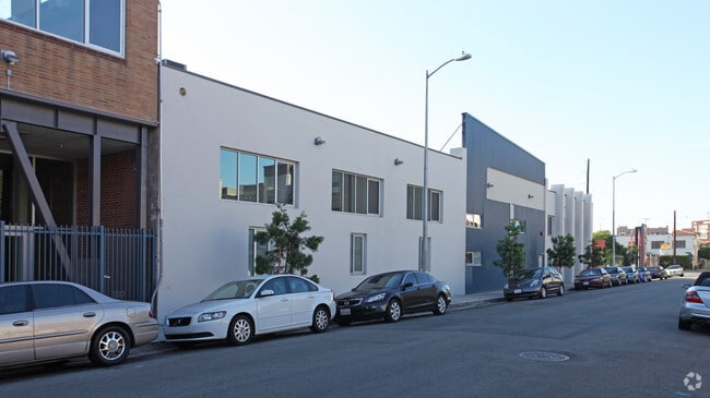 Building Photo - 120-130 Hewitt St