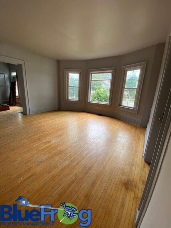 Building Photo - 1299 Cedar St