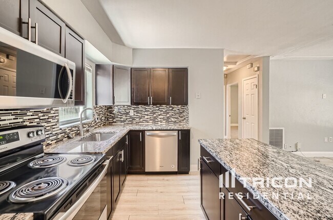 Foto del edificio - 5235 Robin Ln N