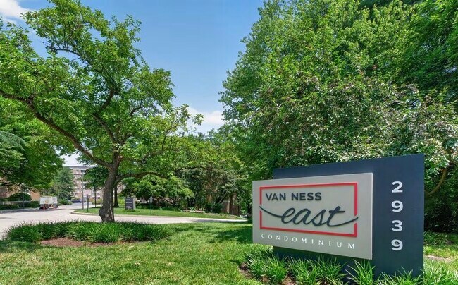 Foto del edificio - 2939 Van Ness St NW