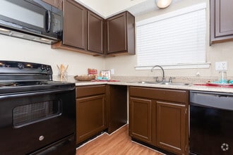 1BR,1BA-672sft - Summer Bend