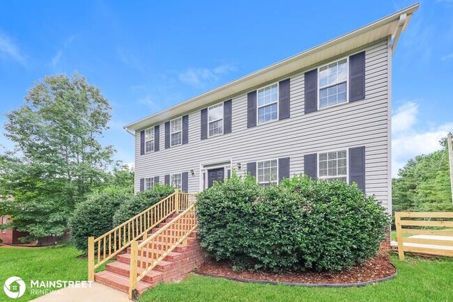 Building Photo - 4373 Creek Trce, Bessemer, AL 35022