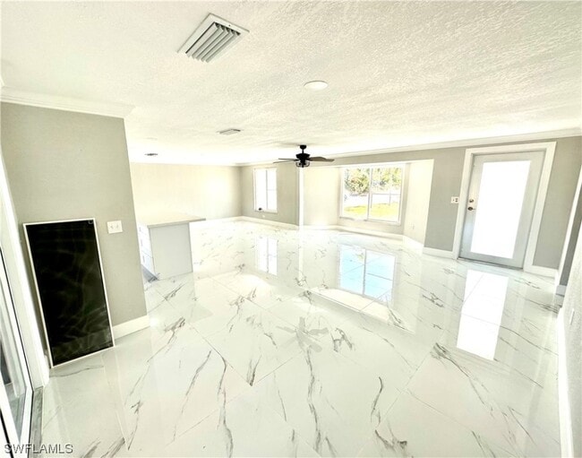 Building Photo - 1015 Wilshire Dr